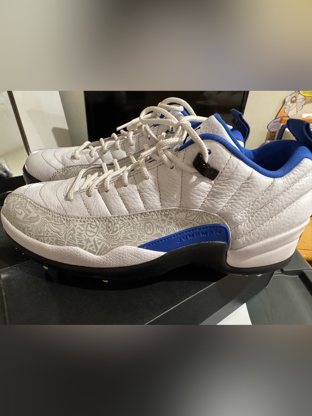 Jordan Men’s White & Blue Low-Top Sneakers